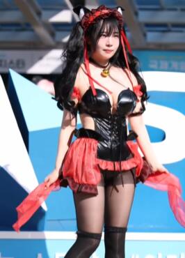 白的发光cosplay
