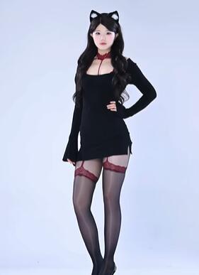 魅 力 女 人