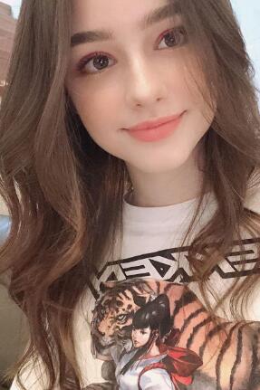 外国美女初荷为君开2