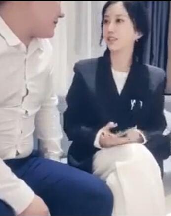 胖哥高价约极品气质外围美女