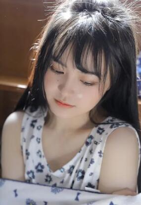 黑丝美女