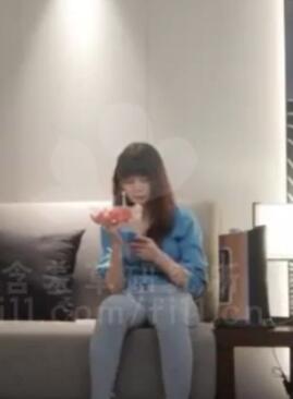 眼镜男约了个蓝衣妹子酒店