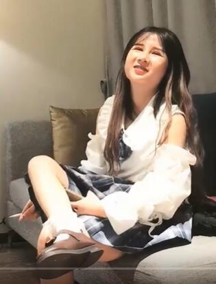 再约JK裙妹子非常漂亮