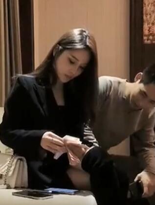 黑衣高冷女完全就是小哥的菜阿
