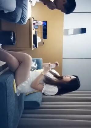 裙子里面是野兽