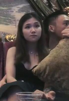 探妹约水嫩漂亮的长裙美女刚兼职