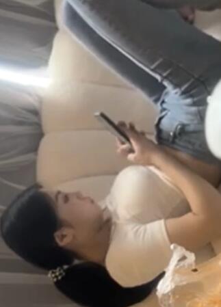 收益周榜前三极品御姐这星期立下大功露脸肤白貌美