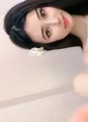极品美女网红来袭豹纹吊带丝袜
