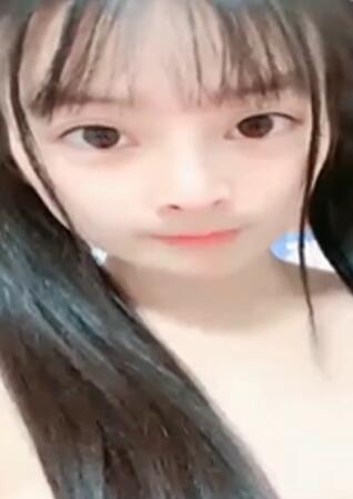 双马尾超嫩清纯萝莉萌妹子露脸秀