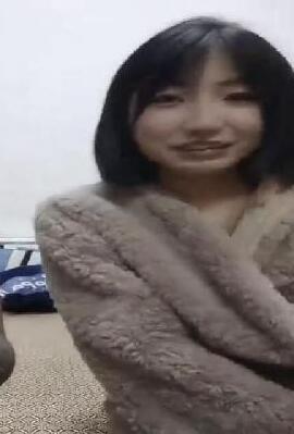 短发清纯系美女3P全身纹身小哥