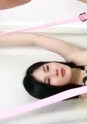 腿再张大点就可以吃到扇贝了视频