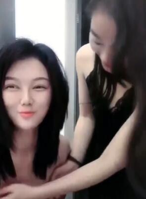 风情姐妹花