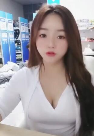 快递站小妹被搭话时相当刺激