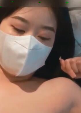 美女模特被色魔摄影师算计