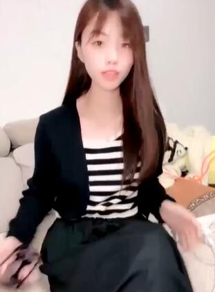 我就喜欢看18岁学生妹【小熏很粉