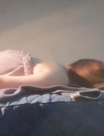 良家人妻最喜欢的活动推油少年