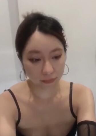 漂亮小姐姐双镜头拍摄