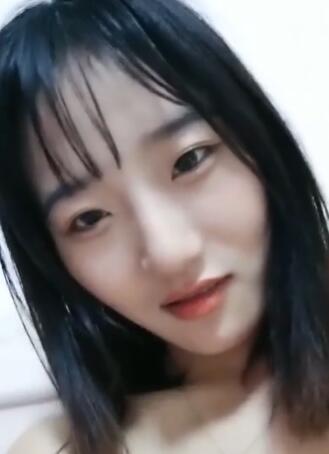 良家小女友,甜美性格活泼,细腰丝袜美腿