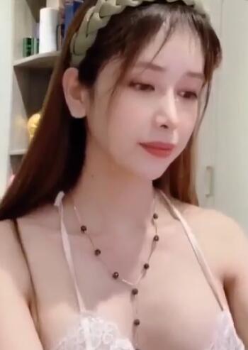清纯美少女【ANNA102】外表甜美