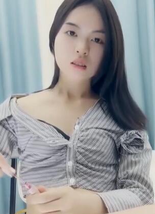 高冷气质美女小姐姐没穿内裤