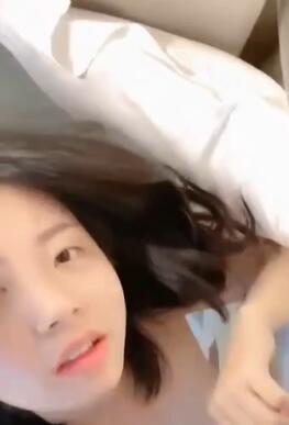 清纯气质青葱校园学妹