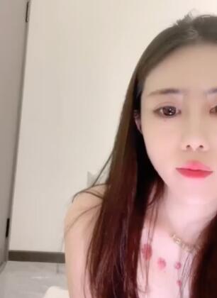 百年难得一见的女神身穿透明内内
