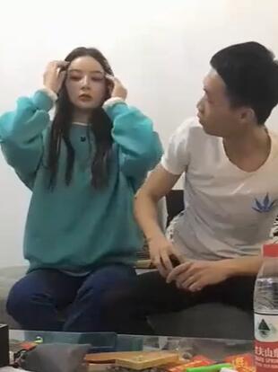 绿衣颜值不错妹子