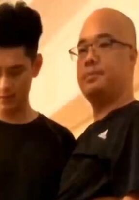 夫妻同志交流俱乐部内部自拍