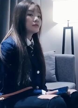 高端外围女探花重庆某酒店高价约成都大学气质短发学妹