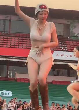 泫雅泰国泼水节舞台，这谁受得了啊