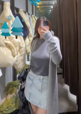 试衣间来个自拍