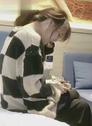 探花肥雪约极品反差高冷女神紧致各种姿势